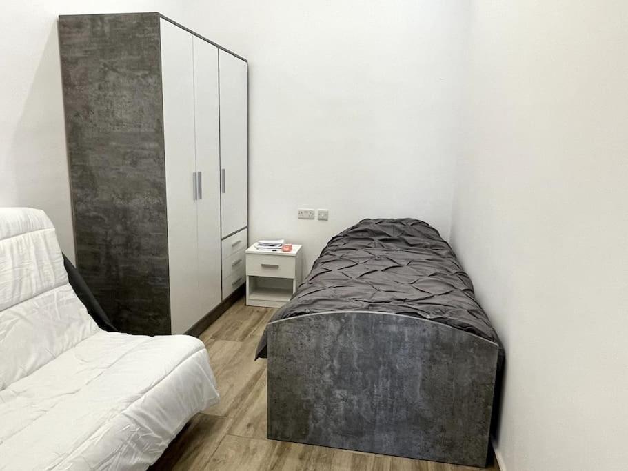 Brand New Appartement Of Two Bedrooms In Sliema Exteriör bild